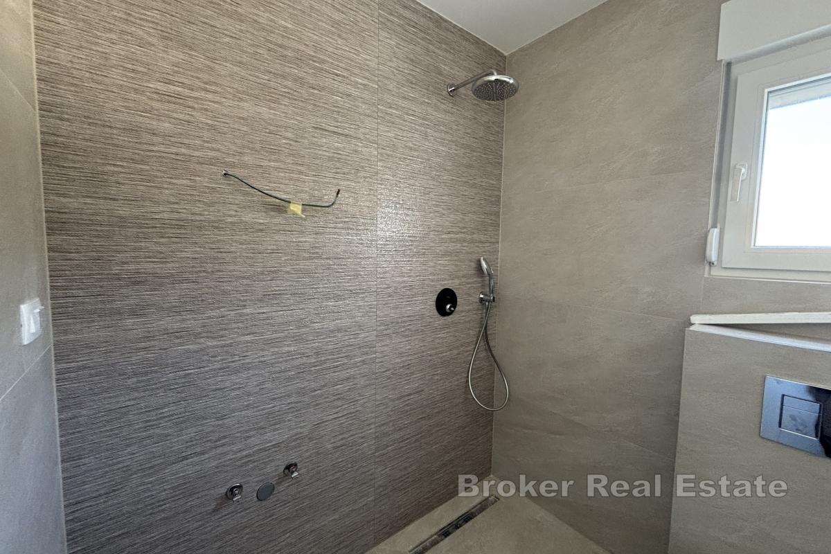 Slunný penthouse s výhledem na moře