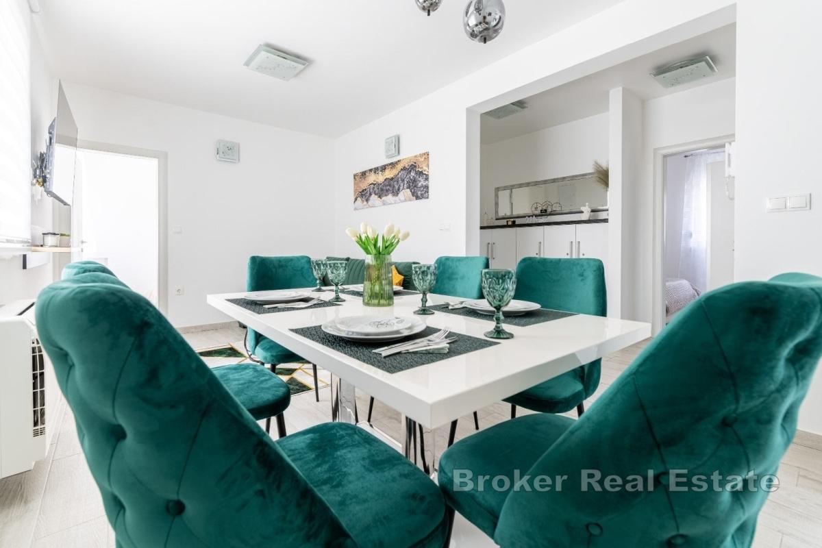 Møblert leilighet med tre soverom nær sentrum