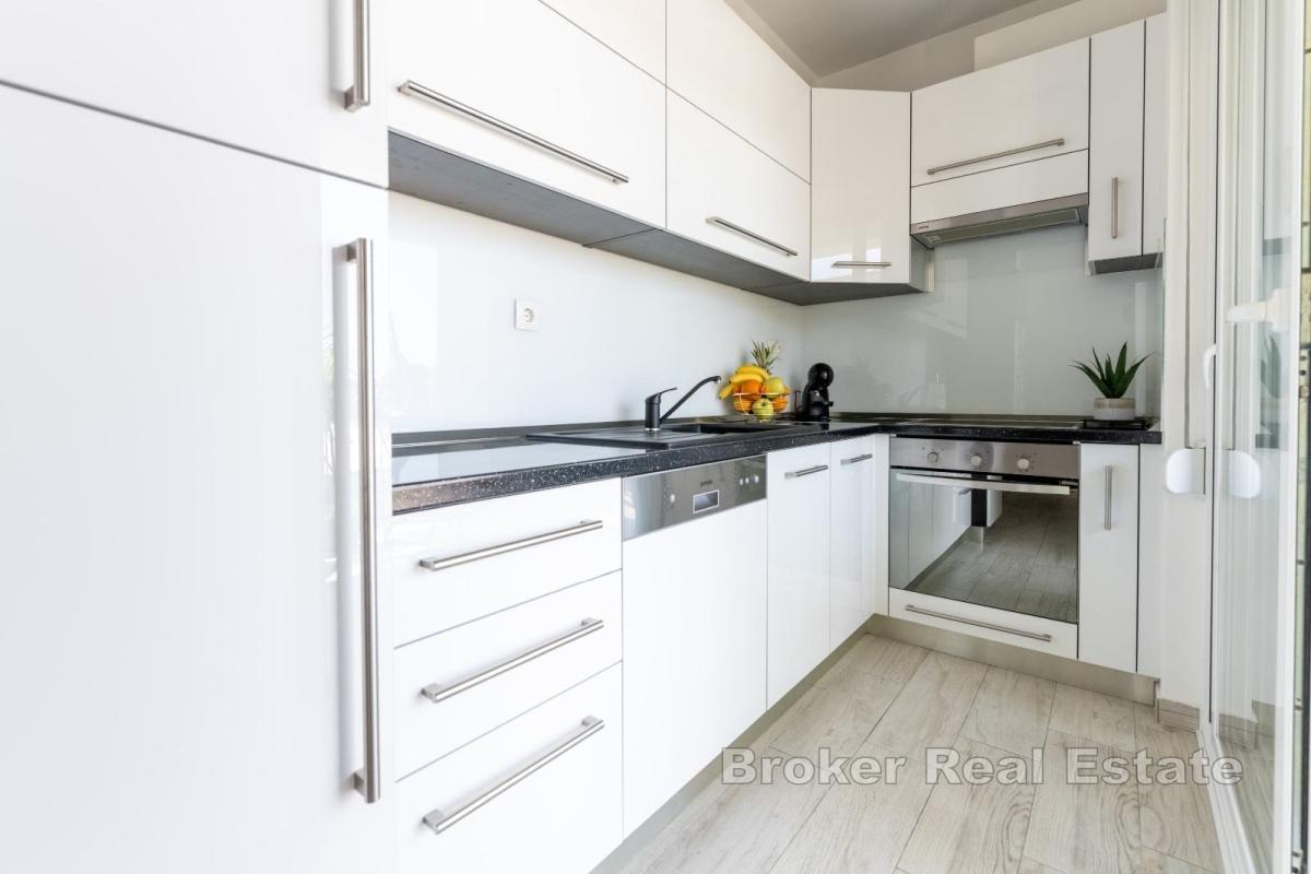 Møblert leilighet med tre soverom nær sentrum