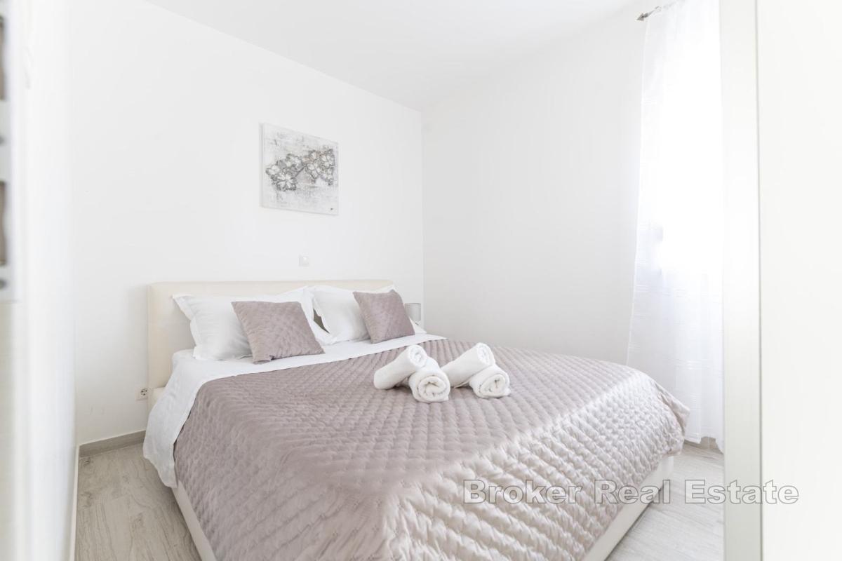 Møblert leilighet med tre soverom nær sentrum