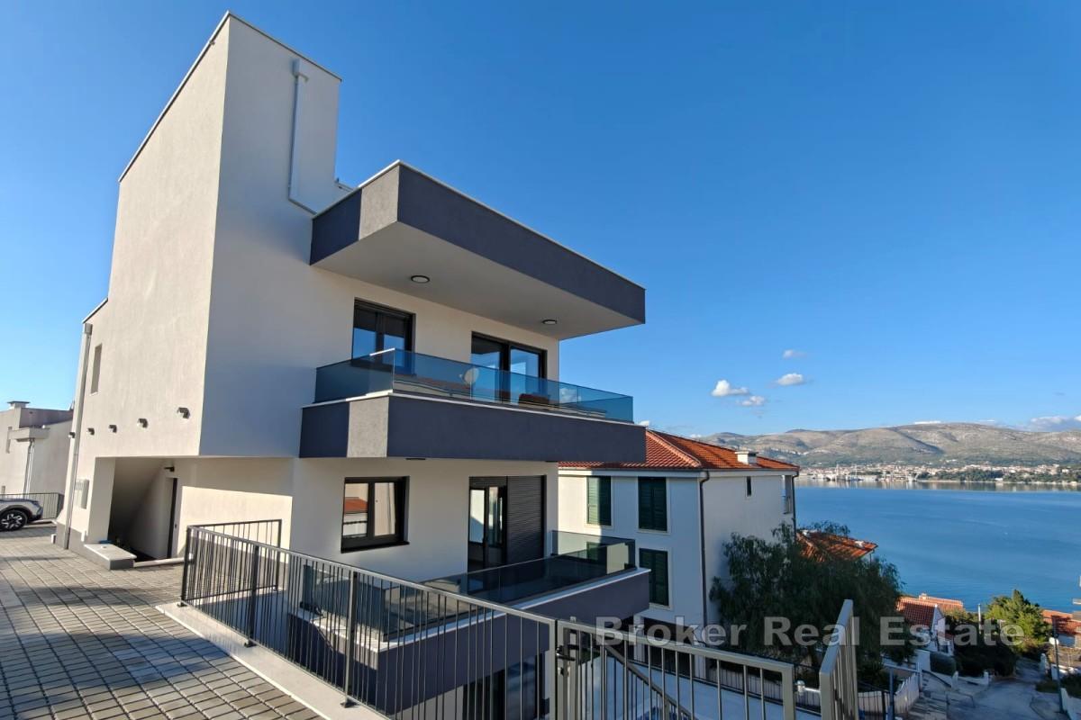 Appartement de luxe avec jardin et piscine près de la mer