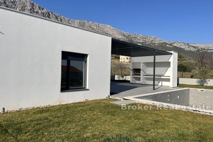 Kastela - Villa al grezzo con piscina