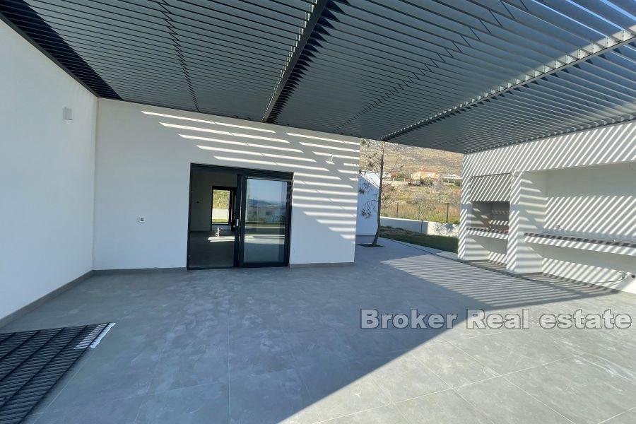 Kastela - Villa al grezzo con piscina