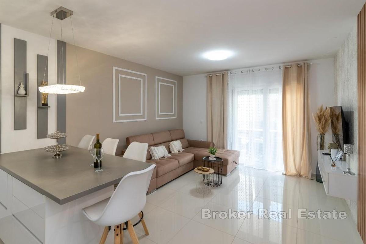 Moderne ettroms leilighet nær sjøen