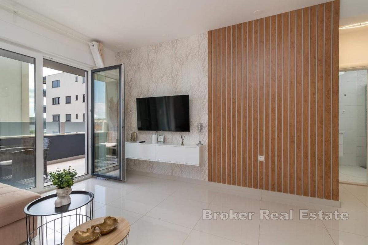 Moderne ettroms leilighet nær sjøen