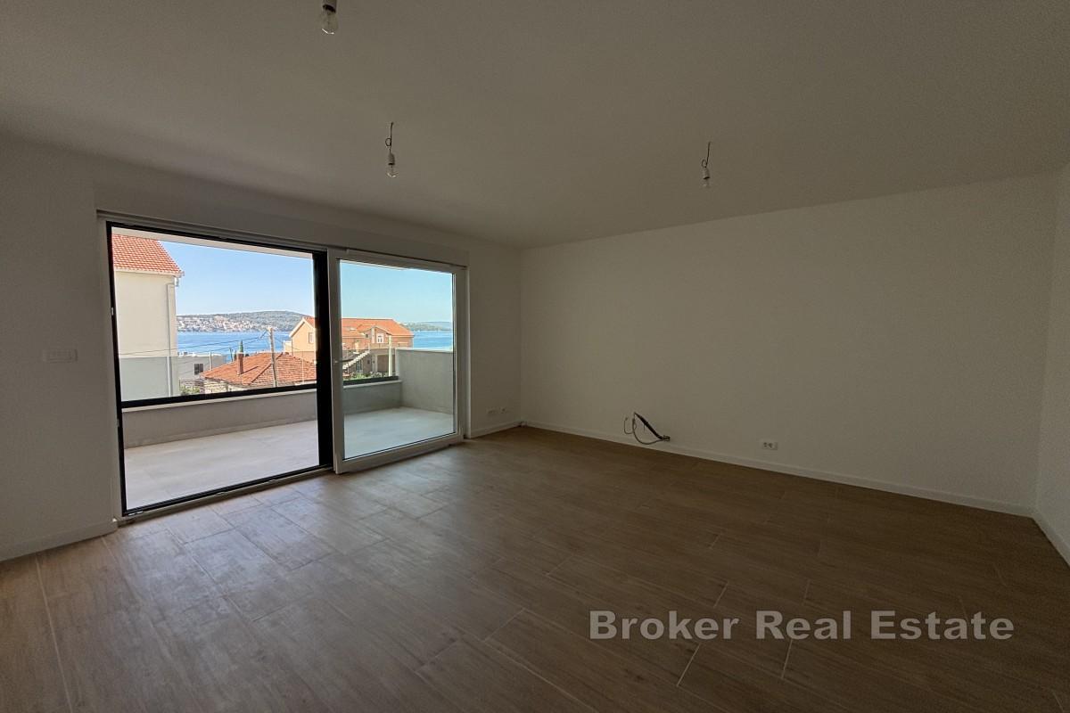 Drei-Zimmer-Wohnung mit Meerblick und Pool