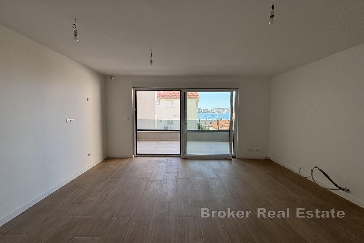 Drei-Zimmer-Wohnung mit Meerblick und Pool