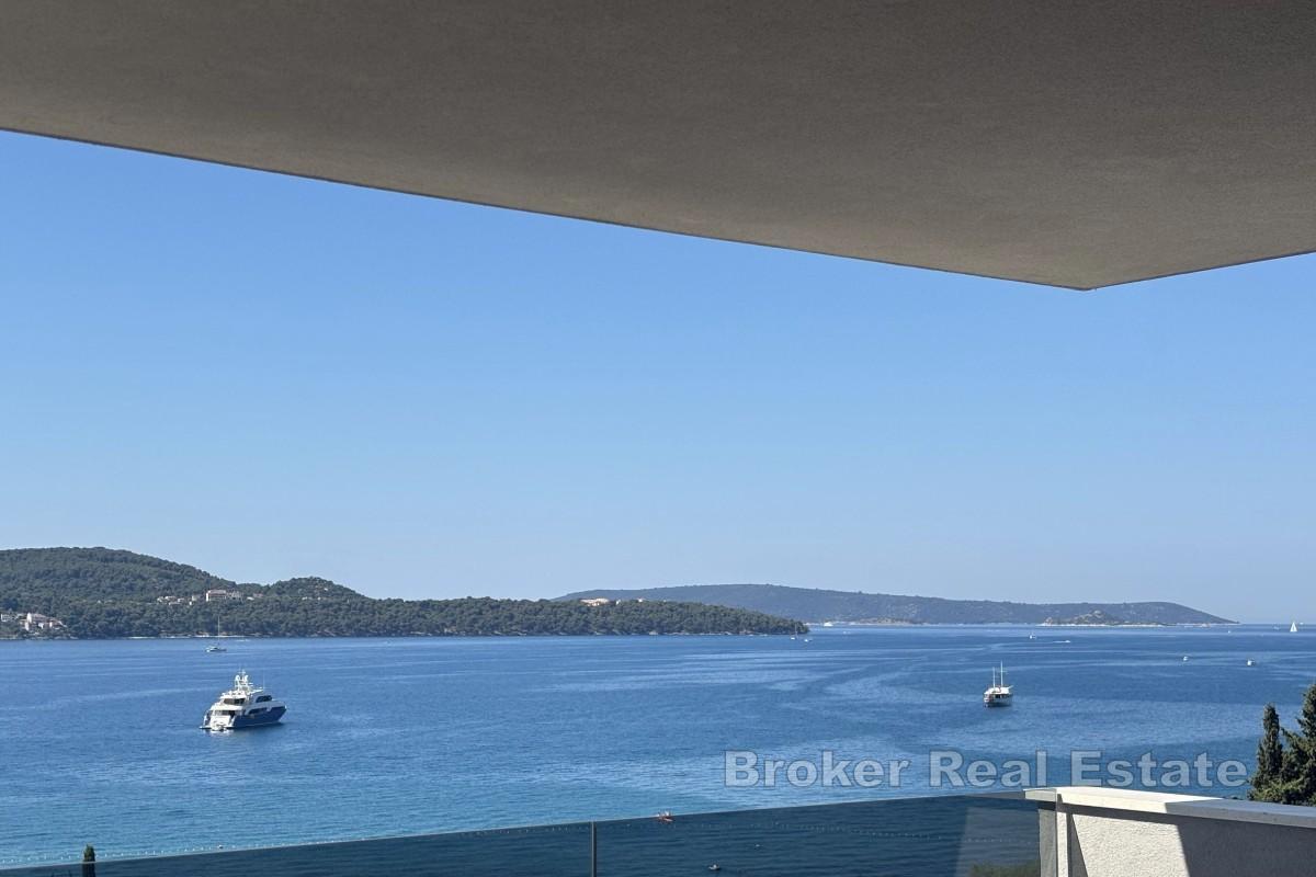 Prostorný třípokojový penthouse s výhledem na moře