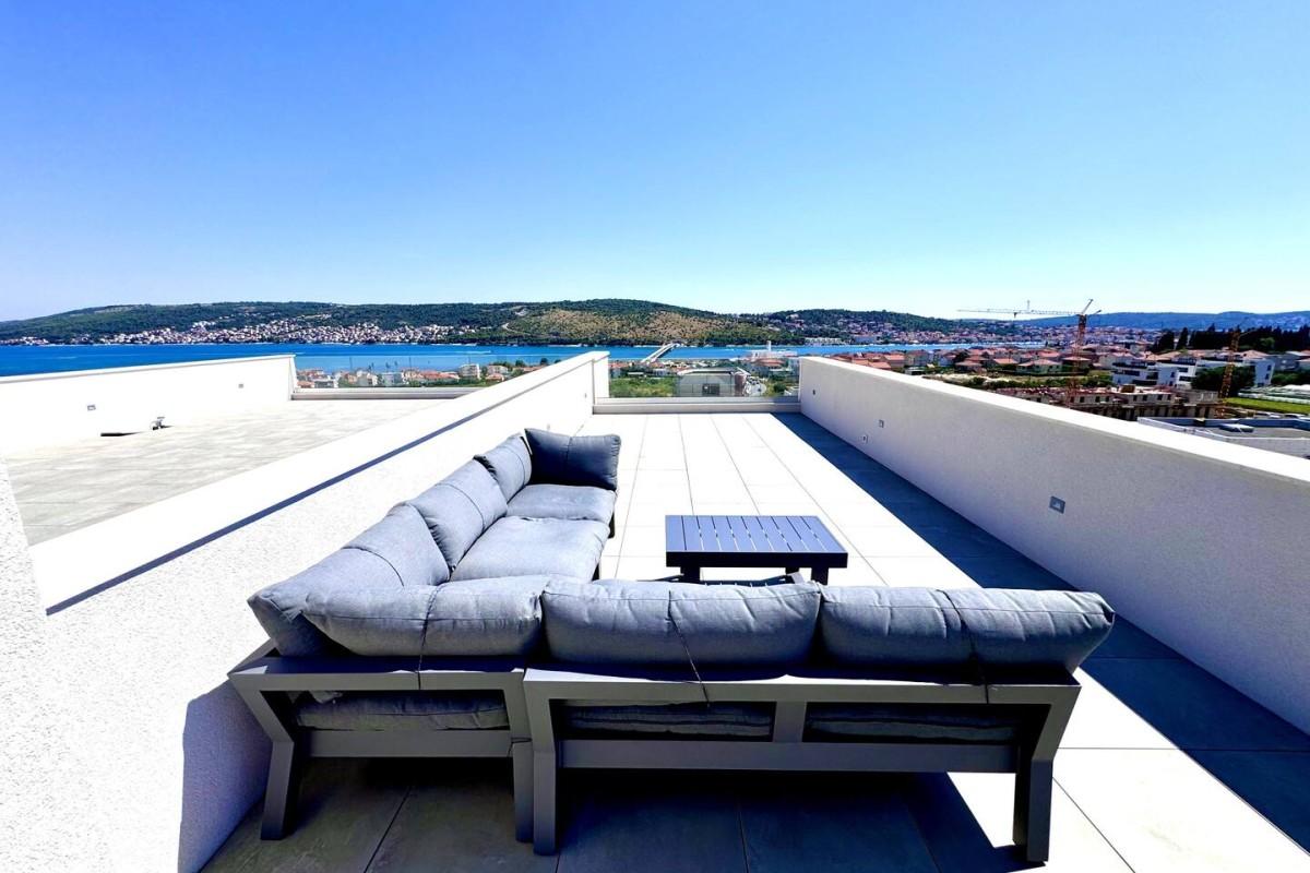 Luxury apartment in a new building with a swimming pool