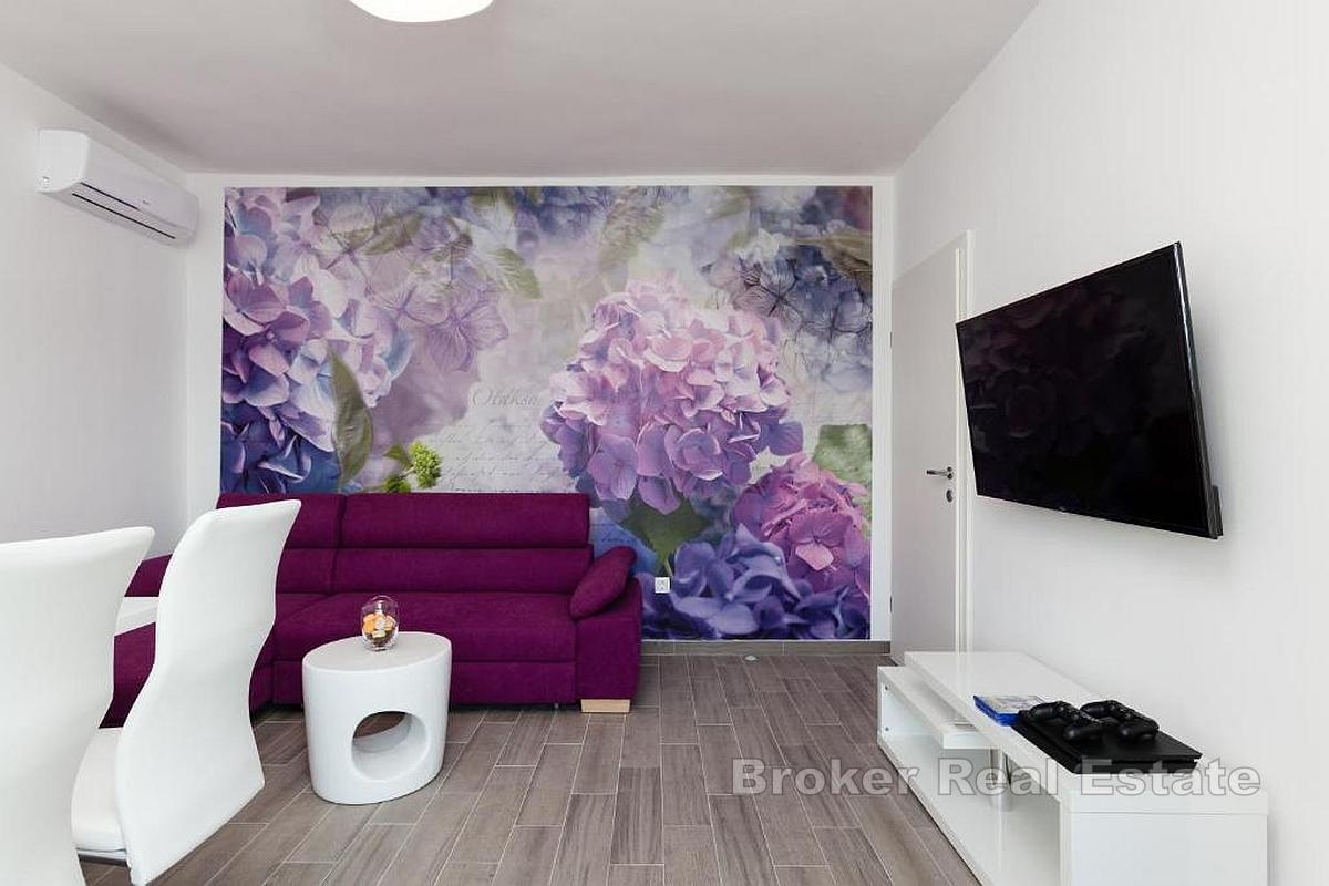 Samostatně stojící apartmánový dům v první řadě u moře