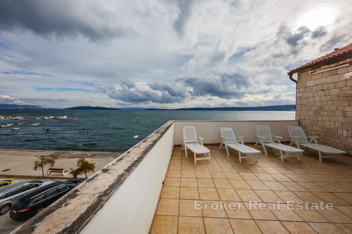 Kamienna rezydencja nad morzem