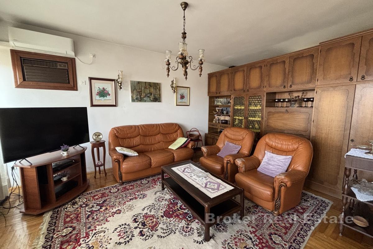 Confortable appartement de trois chambres