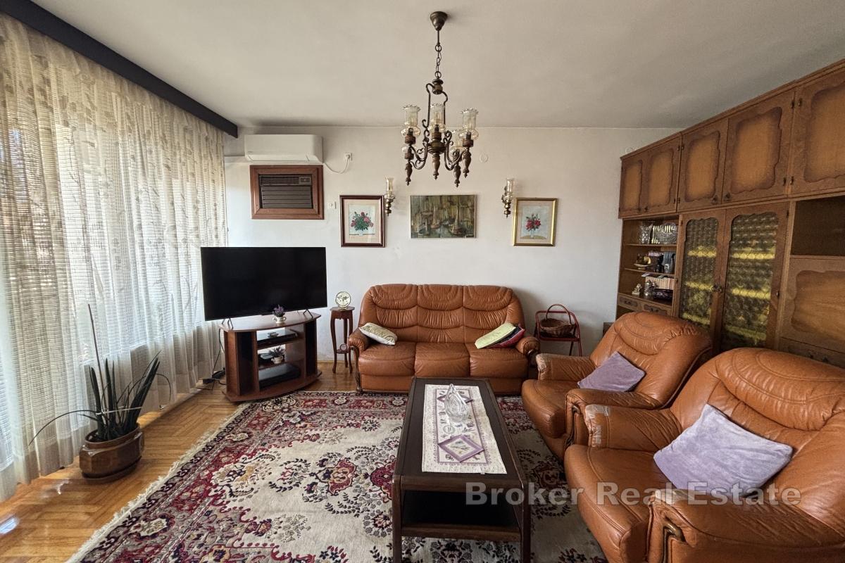 Confortable appartement de trois chambres