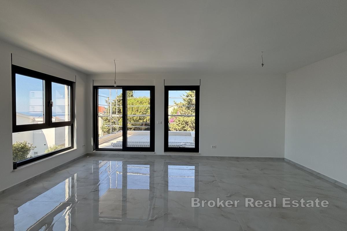 Dwupokojowe mieszkanie w nowym budynku z widokiem na morze