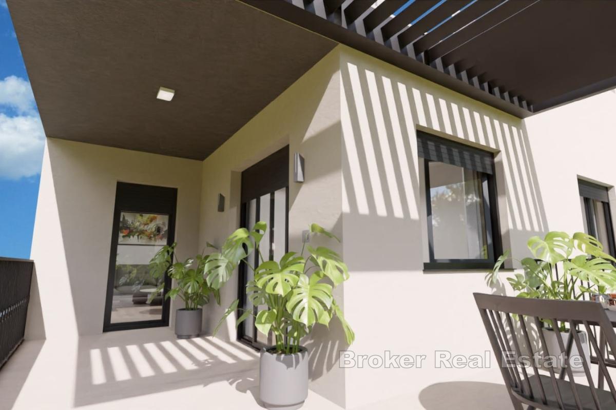 Двухкомнатная квартира-пентхаус в новом доме с террасой на крыше