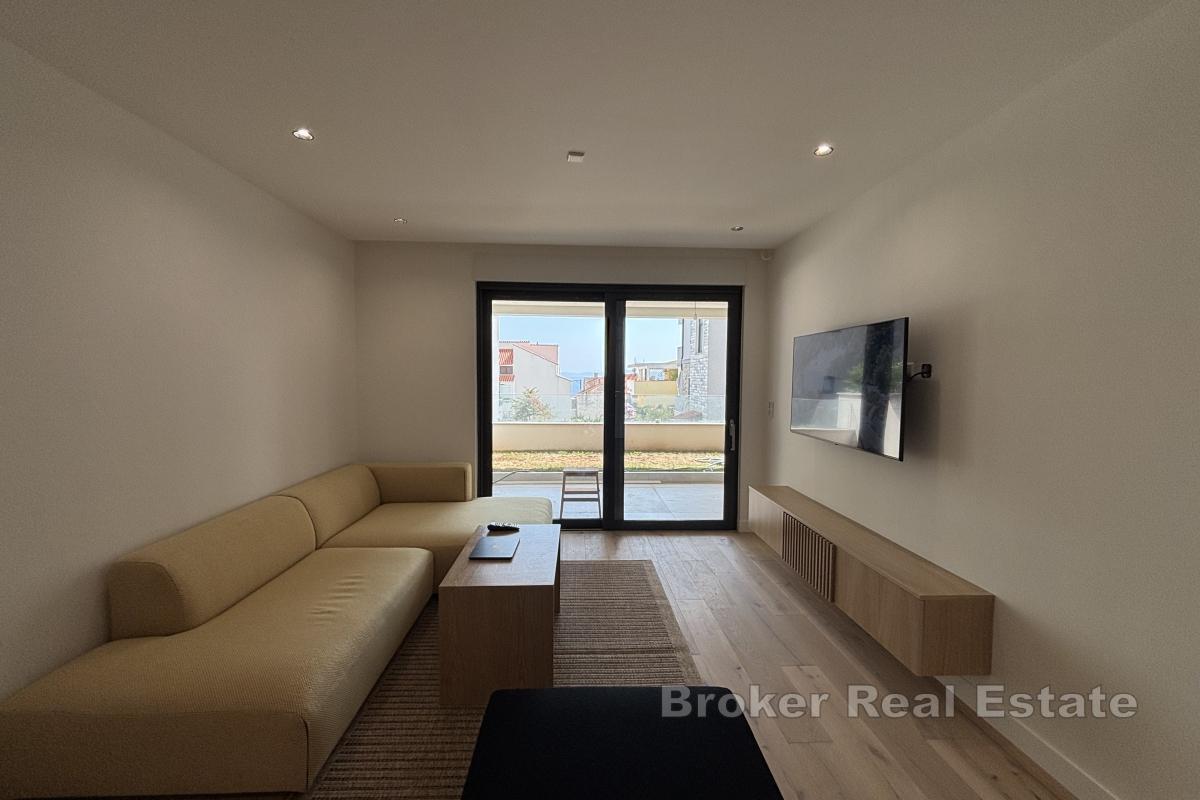 Luxusní byt se zahradou a výhledem na moře