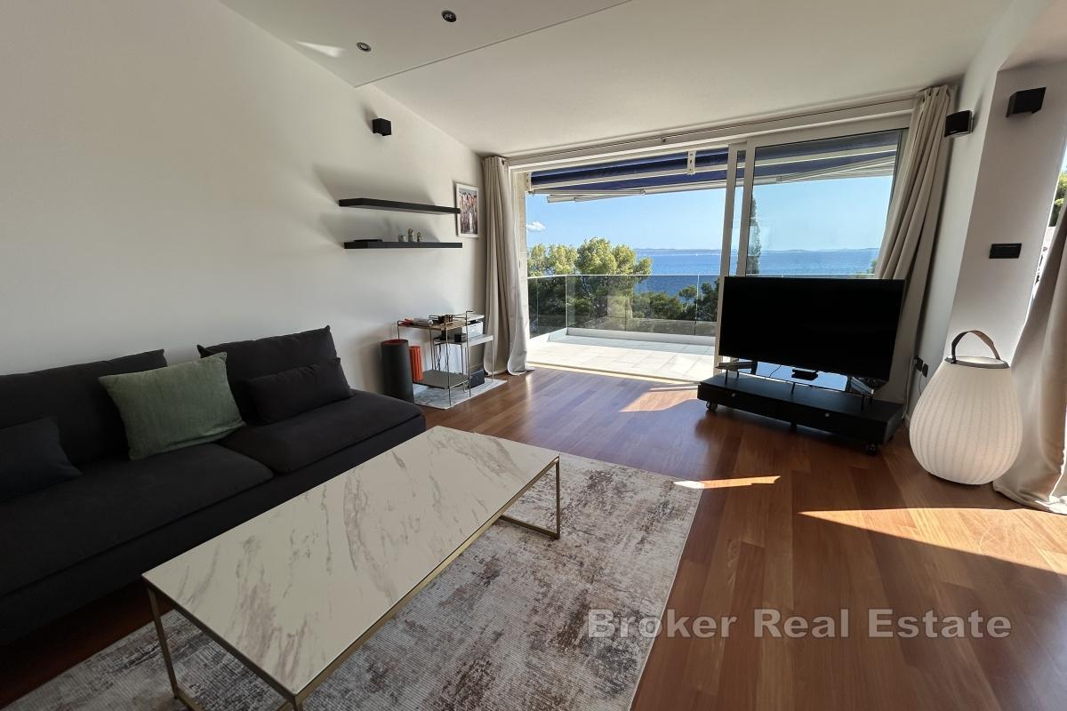 Ekstraordinær toppleilighet med fire soverom i første rad mot sjøen