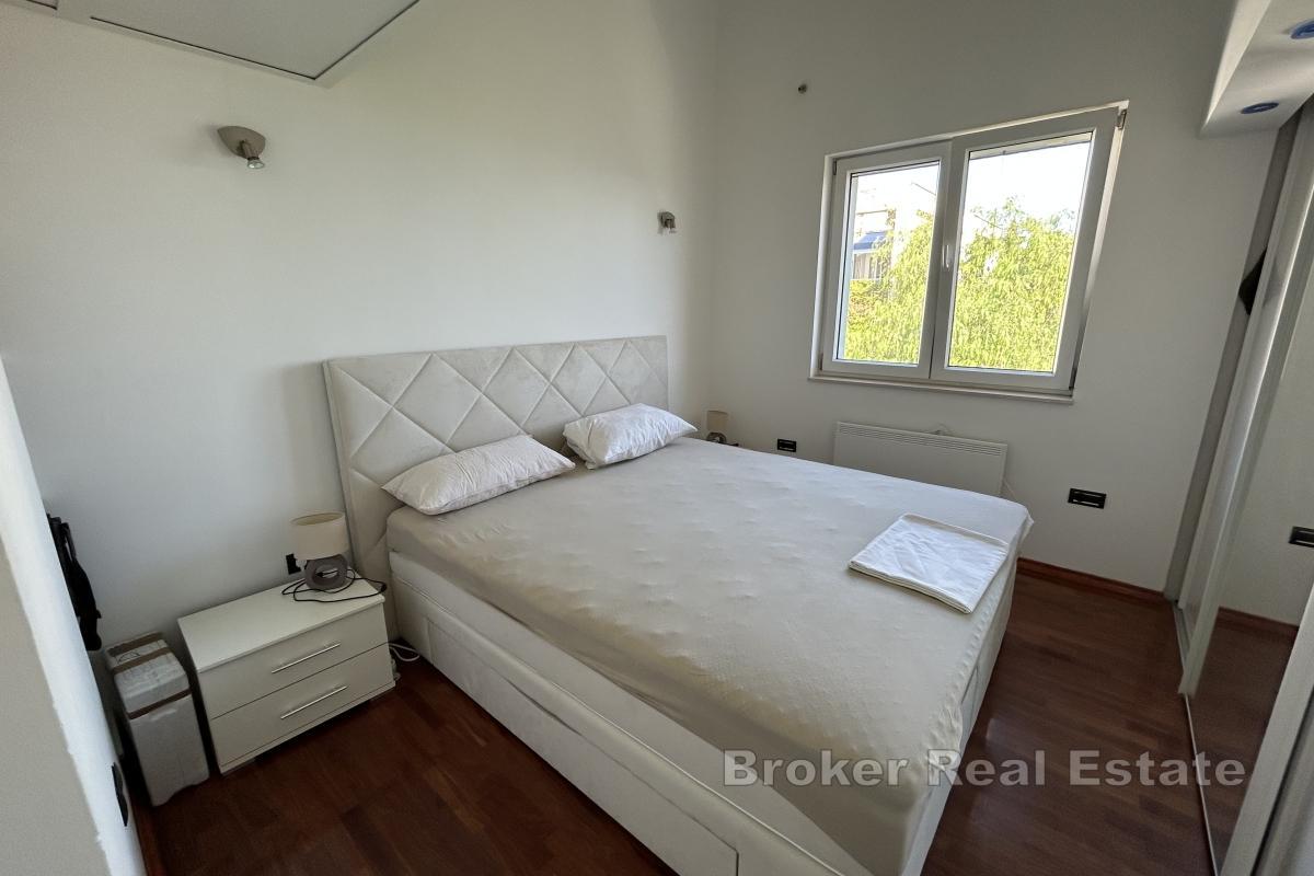 Ekstraordinær toppleilighet med fire soverom i første rad mot sjøen