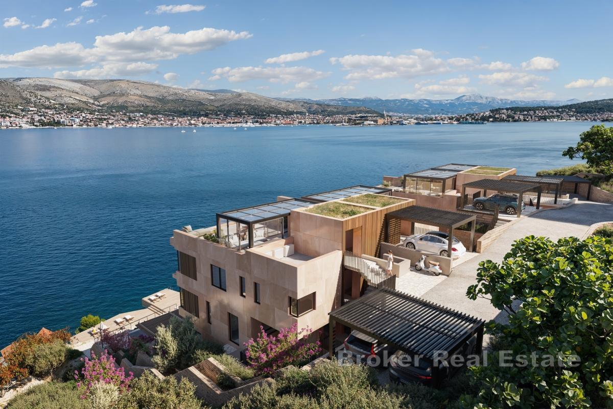 Esclusivo appartamento duplex con piscina in prima fila sul mare