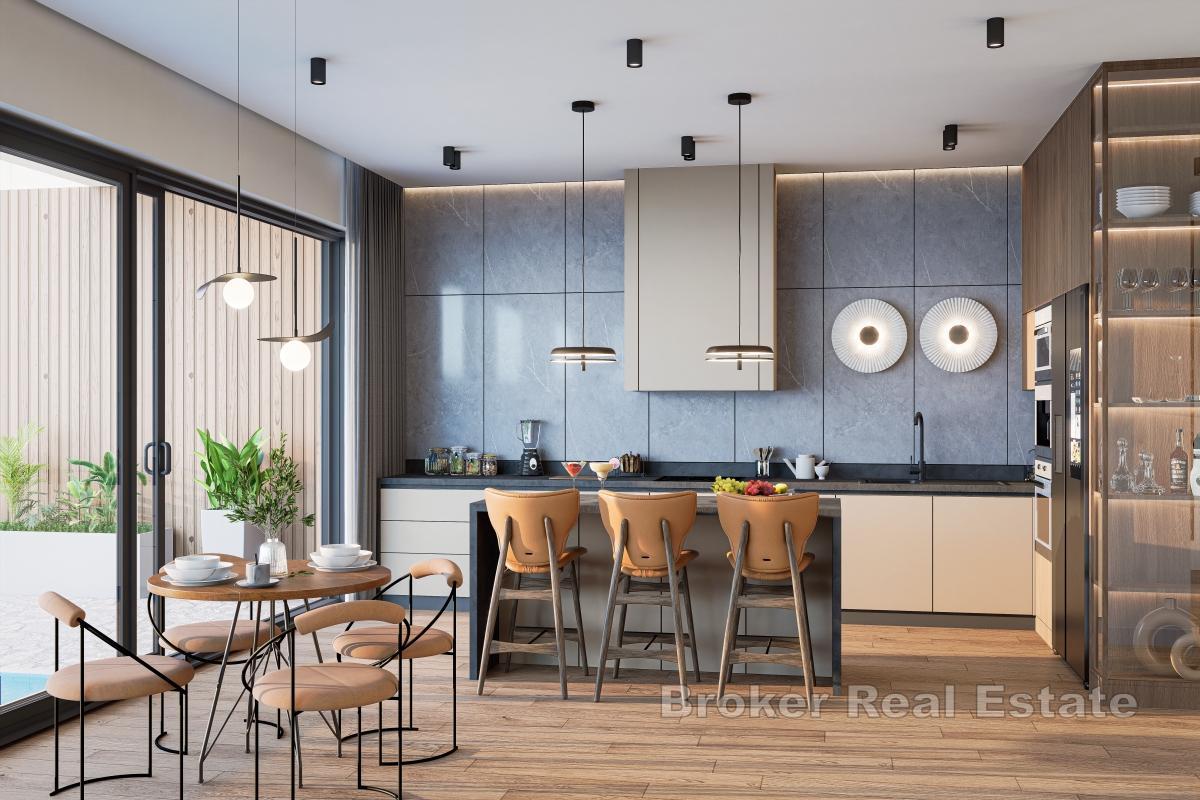 Esclusivo appartamento duplex con piscina in prima fila sul mare