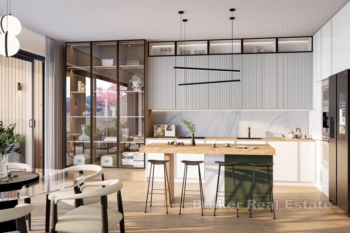 Unikátní mezonetový apartmán s bazénem v první řadě u moře