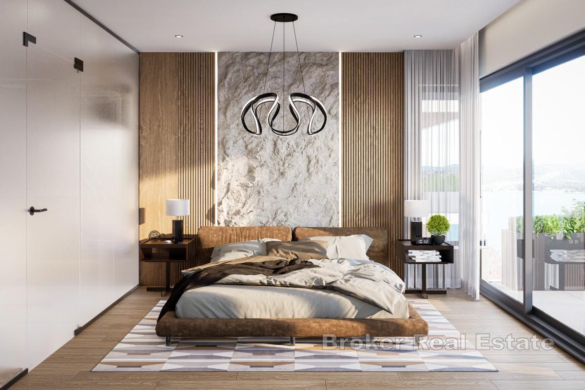 Unikátní mezonetový apartmán s bazénem v první řadě u moře