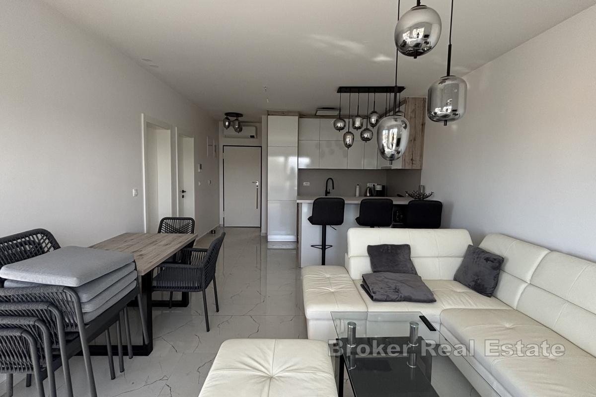 Appartement penthouse meublé unique avec toit-terrasse