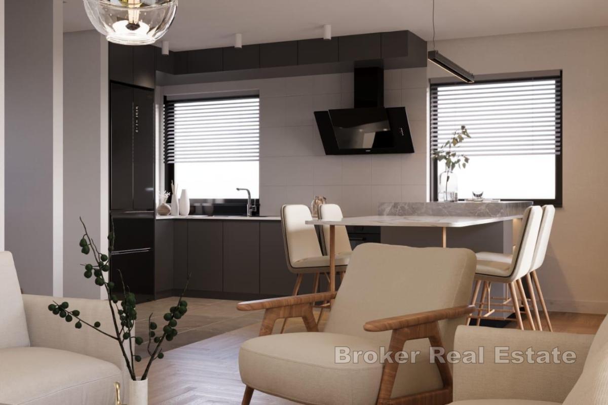 Dvosoban penthouse stan u novogradnji u blizini mora