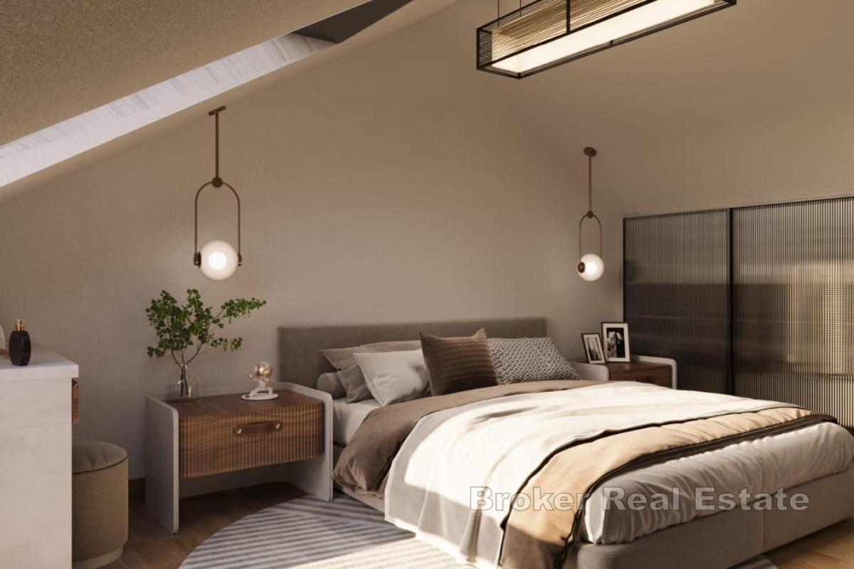 Dvosoban penthouse stan u novogradnji u blizini mora