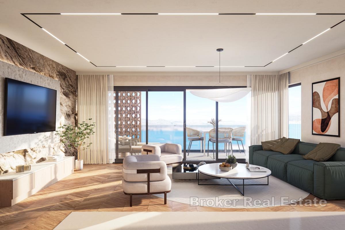 Bekväm tvårumslägenhet på andra raden mot havet