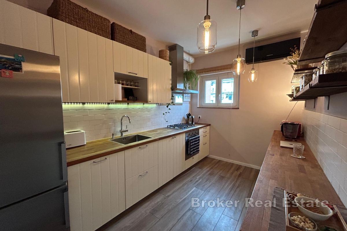 Appartement luxueux de deux pièces proche du centre-ville