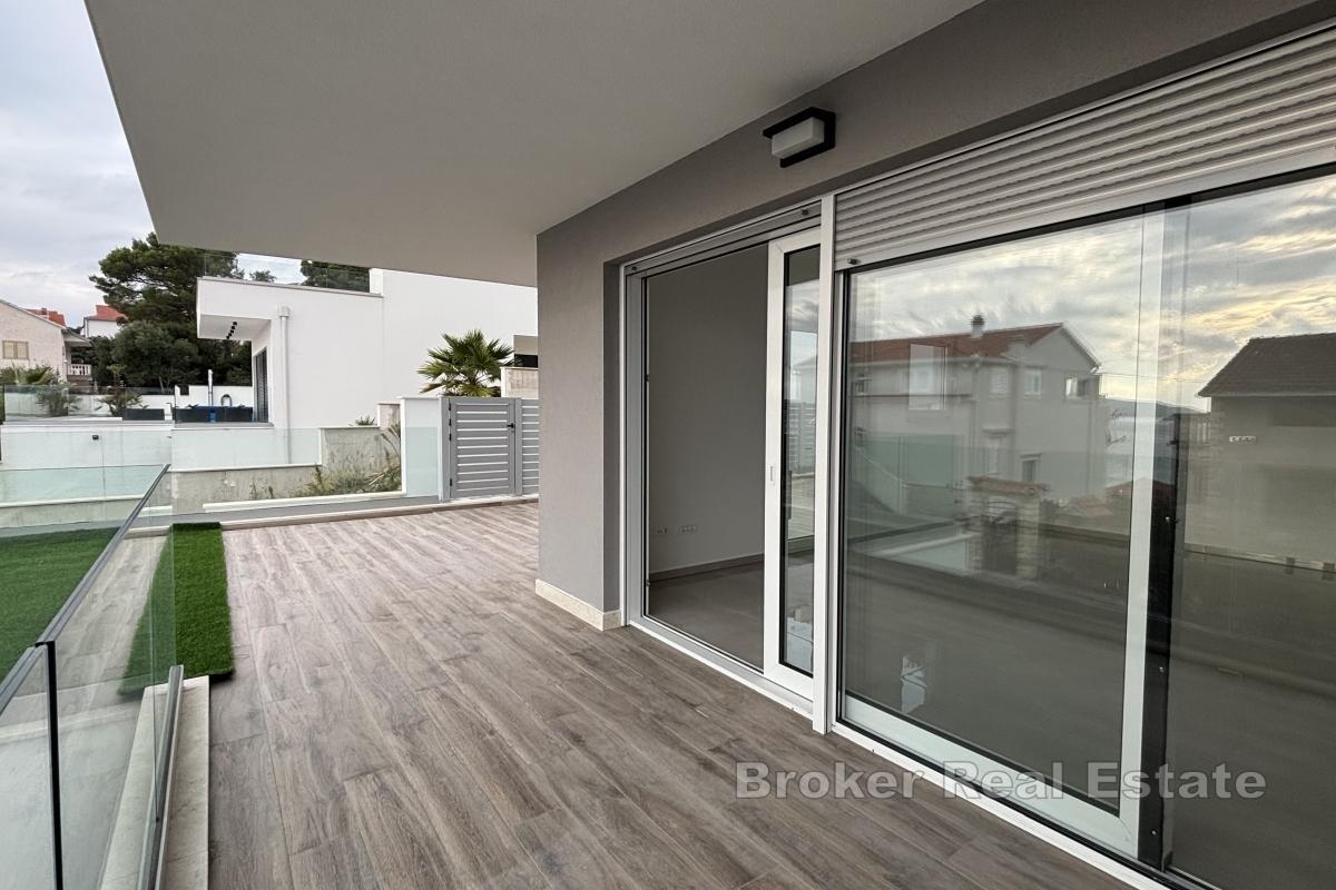 Niezwykły apartament z przestronnym tarasem blisko morza