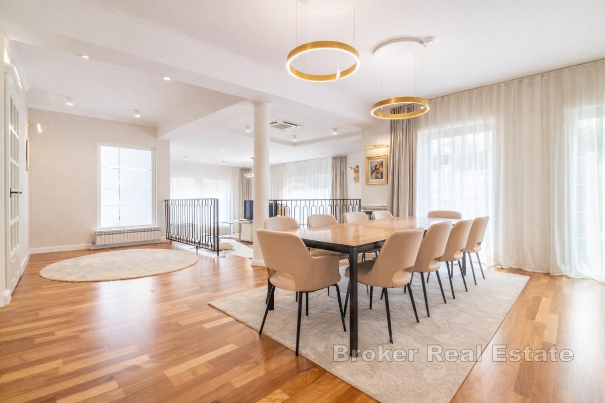 Exkluzívny rodinný dom s bazénom a veľkou záhradou