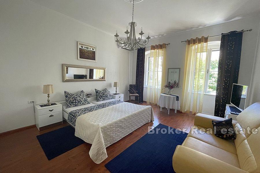 Сплит, Центр - Элегантная трехкомнатная квартира