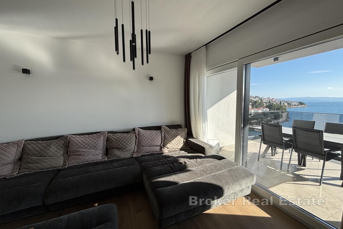 Trzypokojowy apartament typu penthouse nad morzem