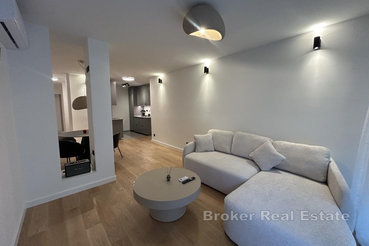 Nowocześnie wyremontowany apartament dwupokojowy z ogrodem w spokojnej części Mertojaku