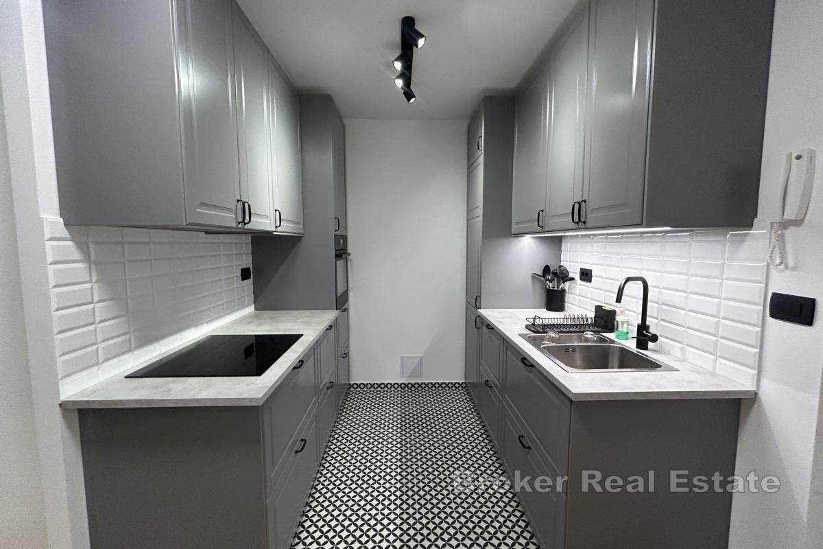 Nowocześnie wyremontowany apartament dwupokojowy z ogrodem w spokojnej części Mertojaku