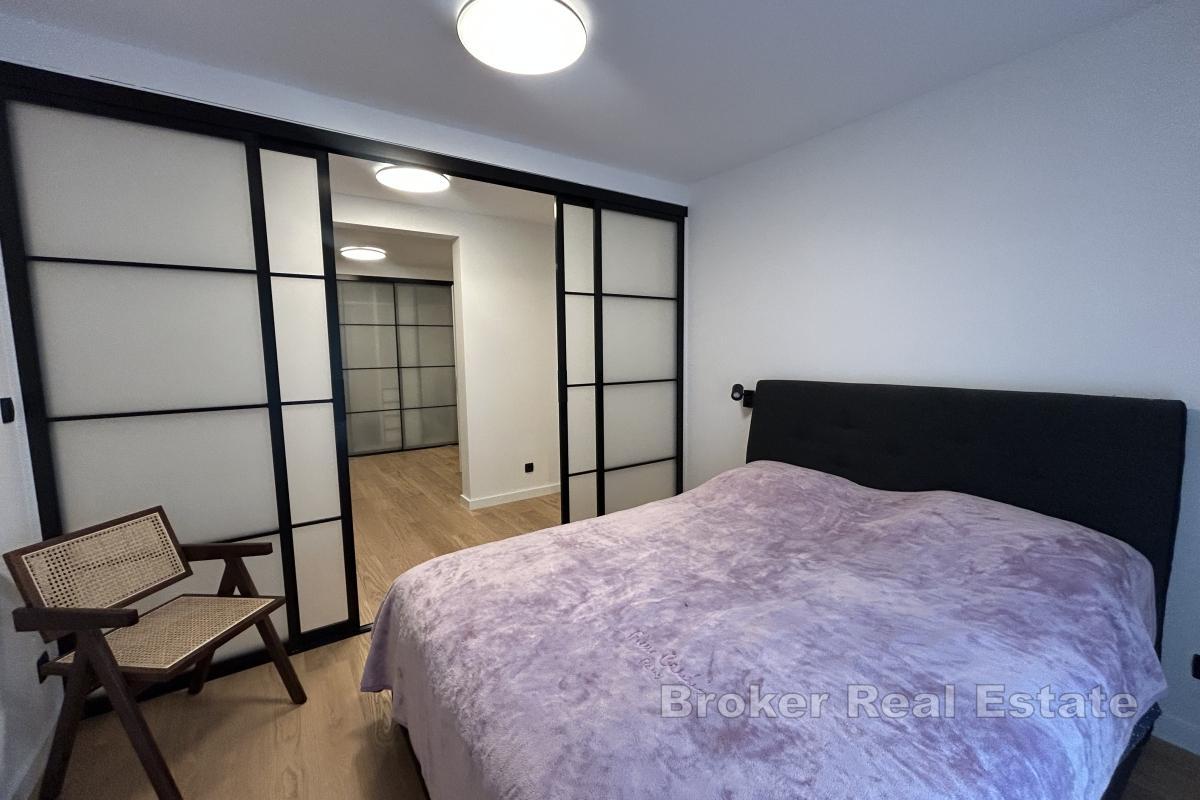 Nowocześnie wyremontowany apartament dwupokojowy z ogrodem w spokojnej części Mertojaku