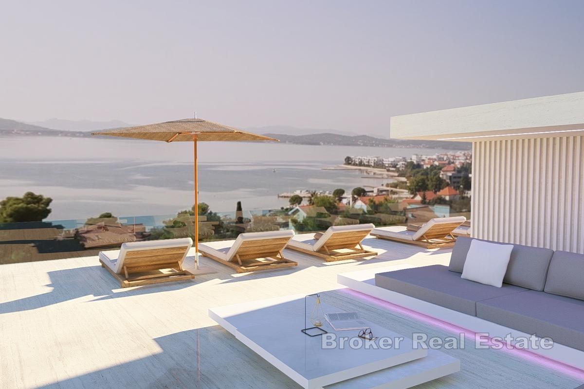 Nově postavená luxusní vila se dvěma bazény