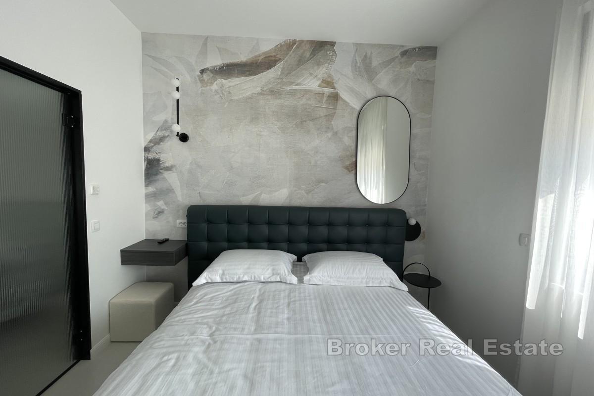 Nowo wybudowana willa z basenem blisko morza