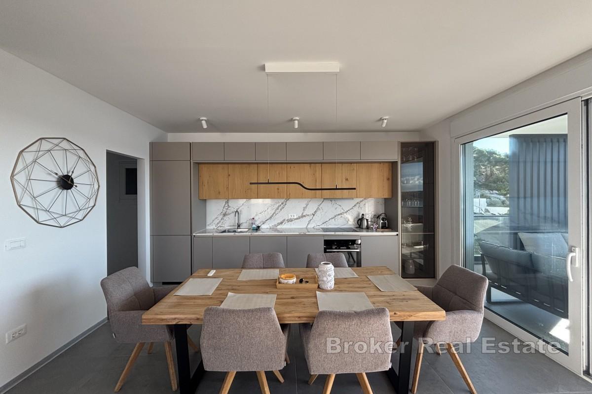 Úžasný penthouse se střešní terasou u moře