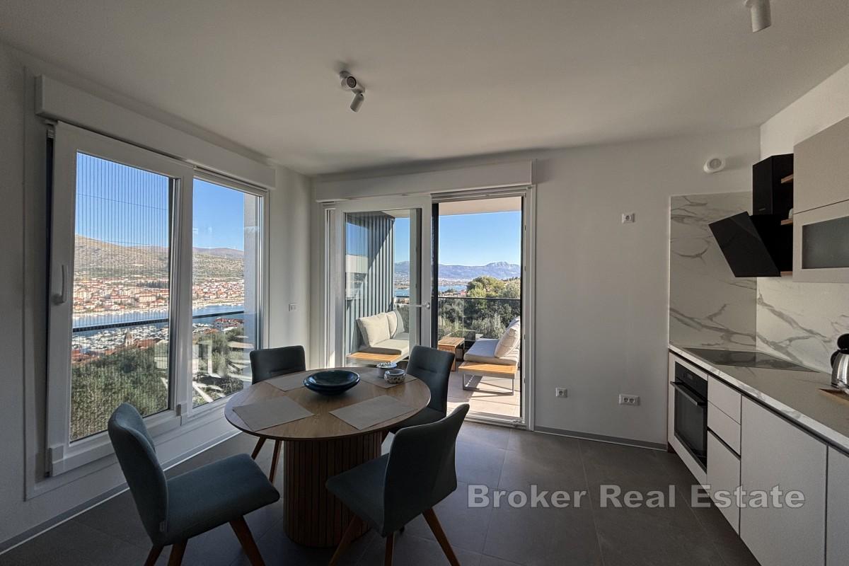 Spacieux appartement penthouse de deux chambres dans un immeuble neuf avec vue mer