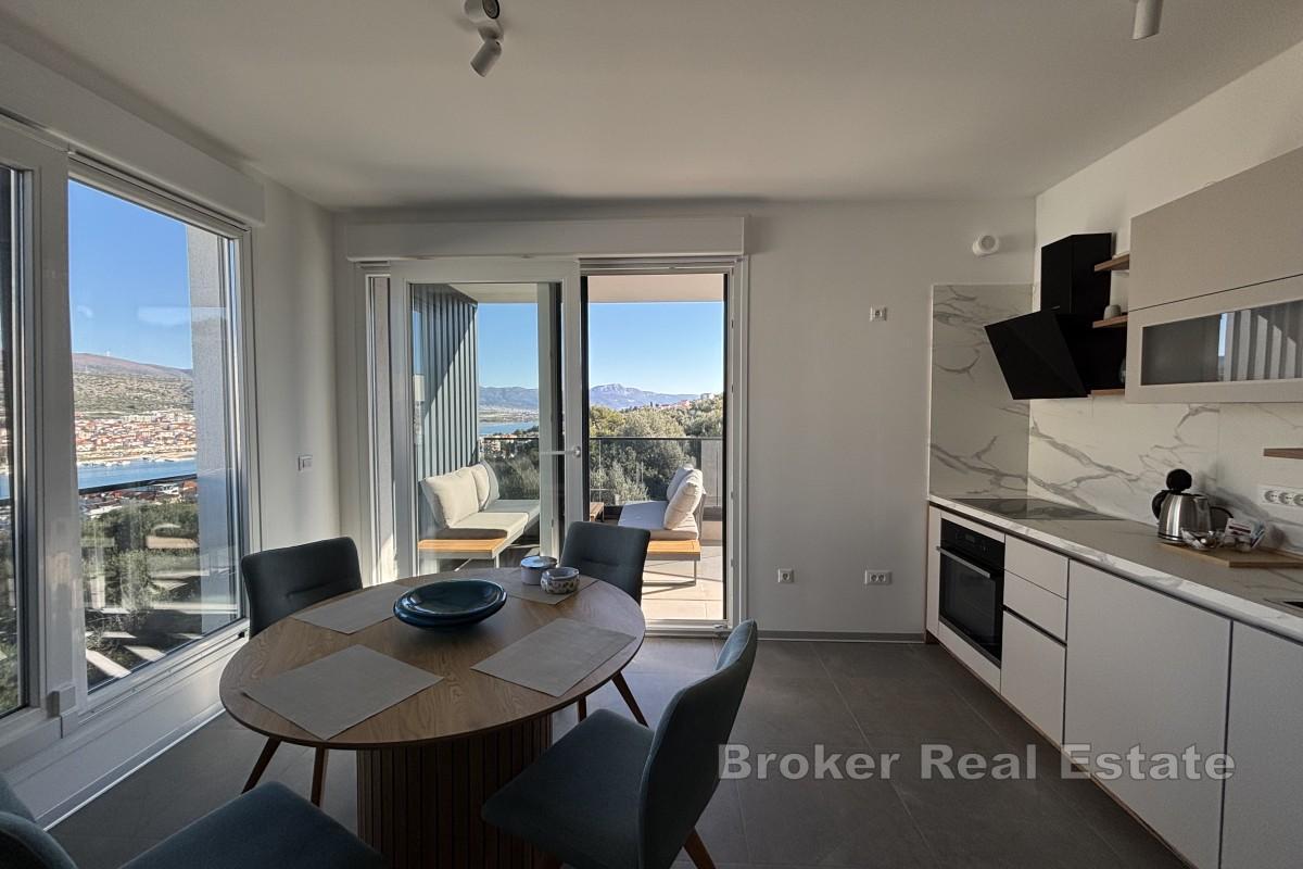 Spacieux appartement penthouse de deux chambres dans un immeuble neuf avec vue mer