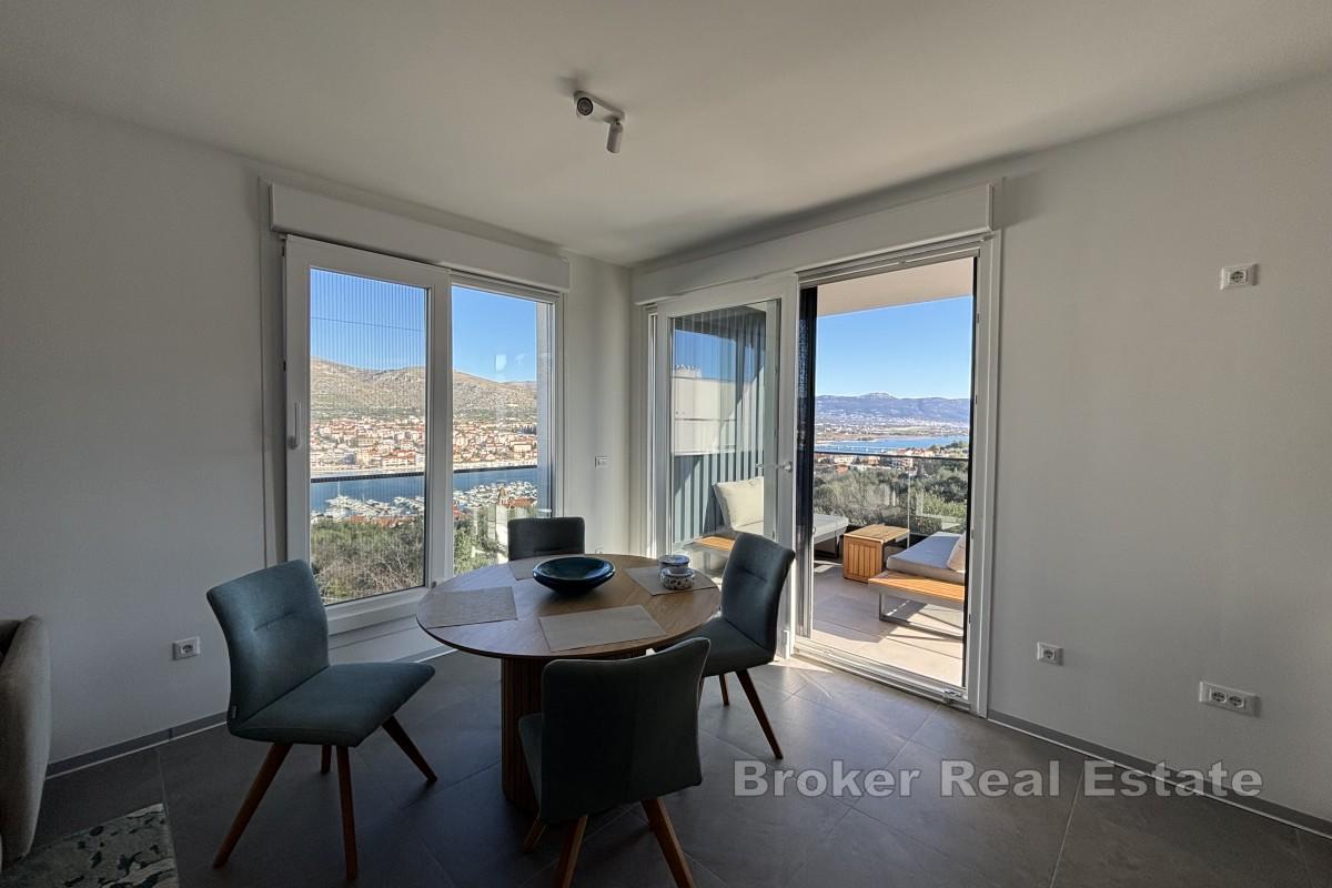 Spacieux appartement penthouse de deux chambres dans un immeuble neuf avec vue mer