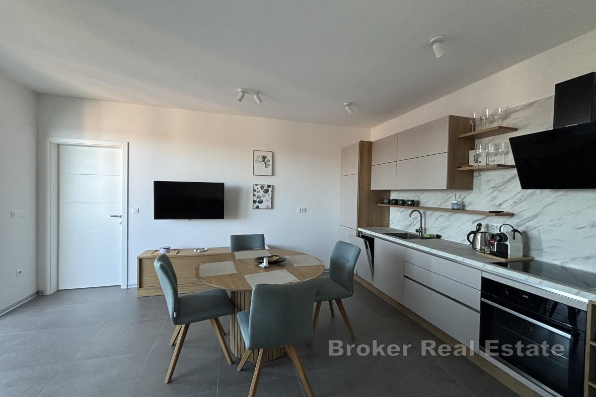 Penthouse-Wohnung mit zwei Schlafzimmern in der Nähe des Zentrums von Trogir