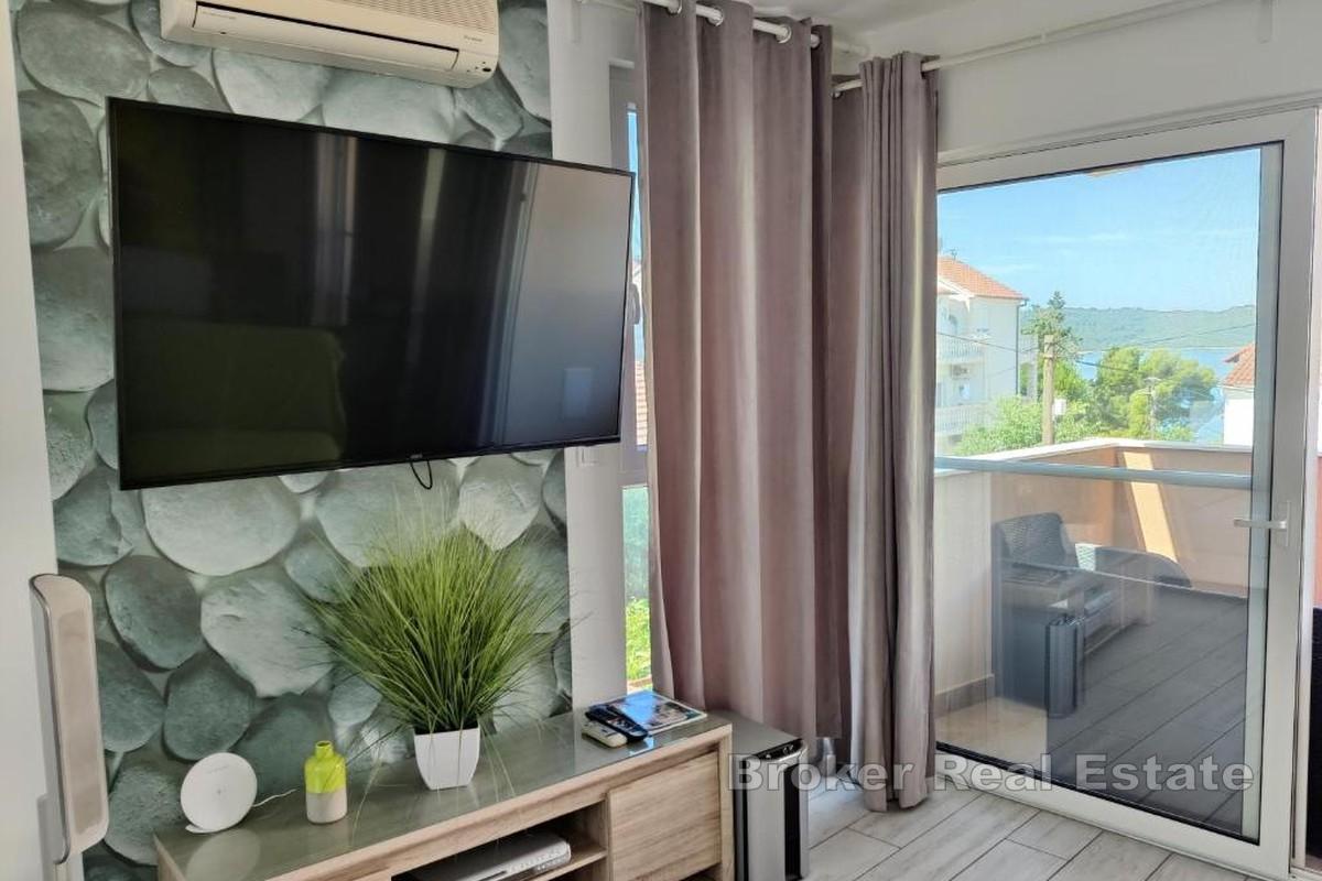 Apartman s bazenom na dobroj lokaciji