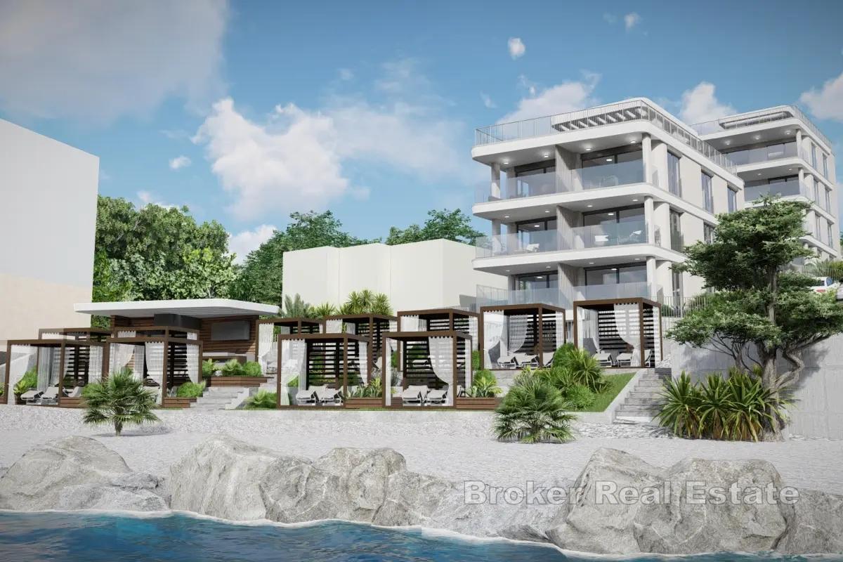 Moderne Penthouse-Wohnung in einem Neubau in erster Reihe zum Meer