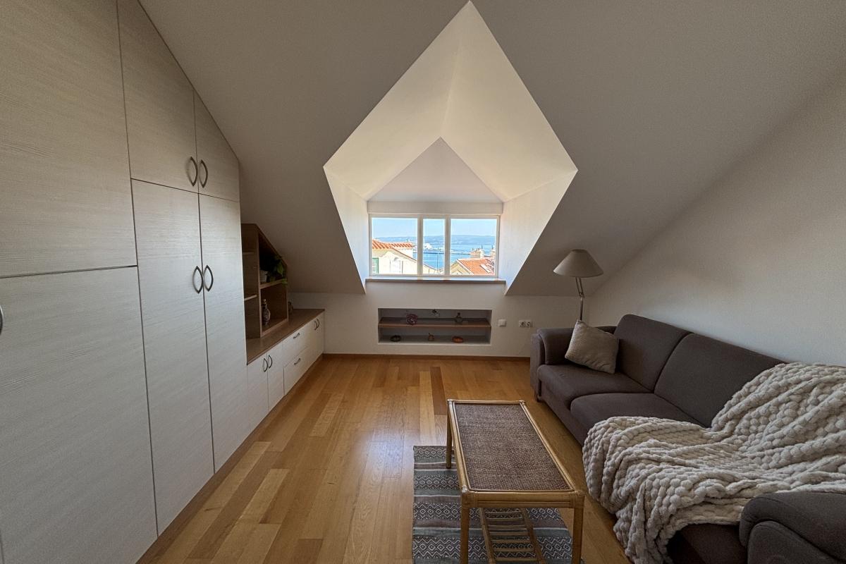 001-2035-367-Split-Center-Furnished-two-bedroom-apartment-for-sale