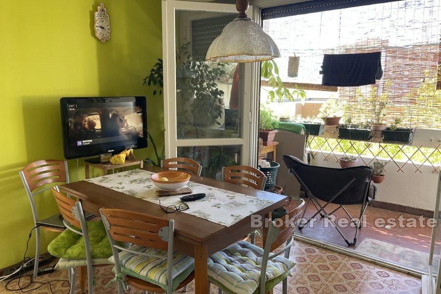 Split - Smrdečac, komfortowy apartament z dwiema sypialniami