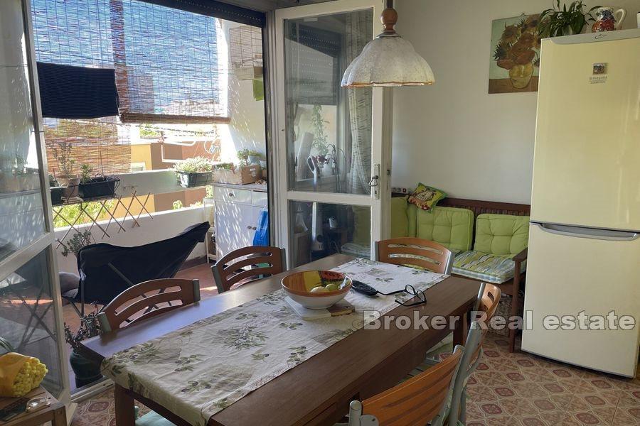 Split - Smrdečac, komfortowy apartament z dwiema sypialniami